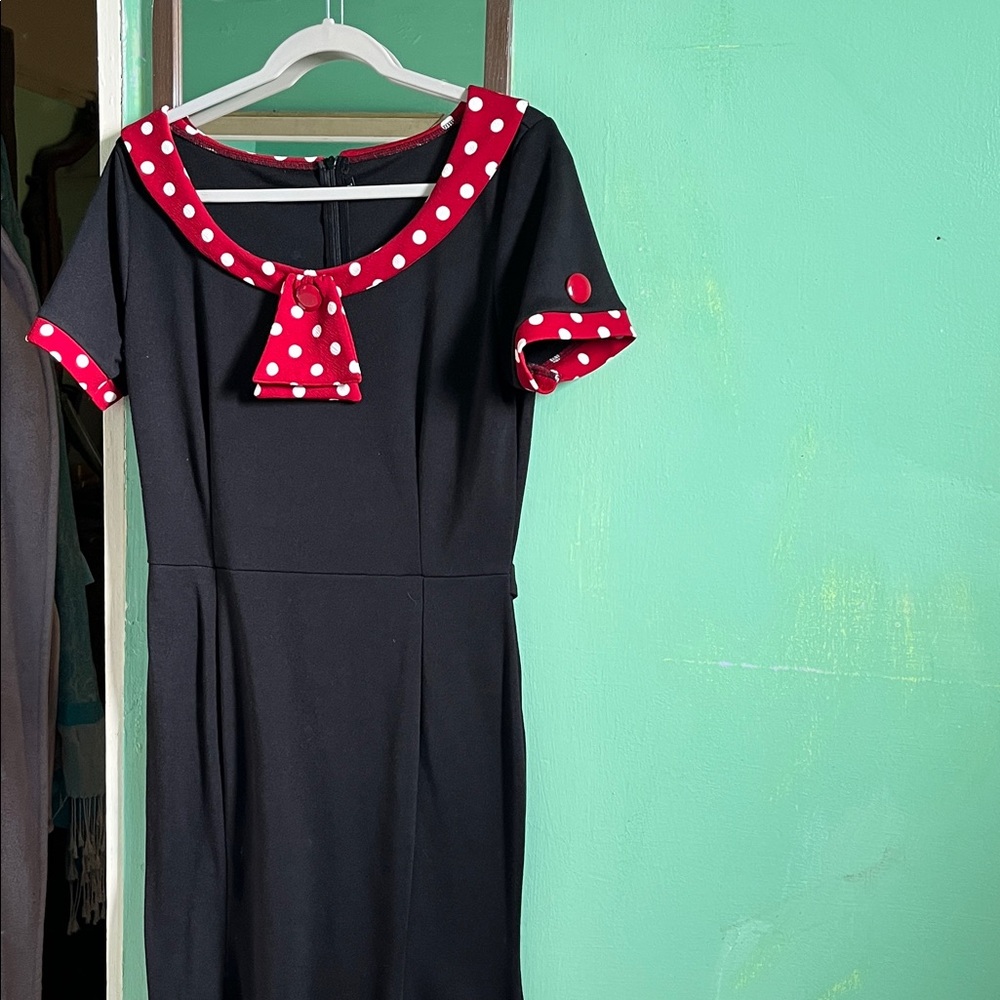 Black and Red Sheath Mini Dress with Short Sleeves